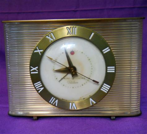 Vintage Art Deco 1955 GE Electric Clock Telechron Series 7 Works