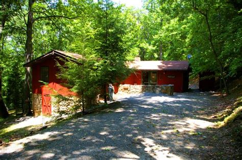 Cottage & cabin rentals in berkeley springs, wv berkeley. Berkeley Springs Cottage Rentals WV: Benny's Hideaway ...