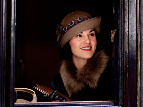 Downton Abbey Series 5 Episode 3 New Pictures Show Lady Mary Looking