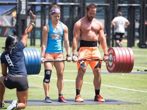 The fittest men, women, teams, teenagers, and masters who emerged from the first stages of the season will leave it all on the floor for a chance to earn the title of fittest on earth. 2015 Reebok Crossfit Games. The Best Bits. - Women's Health