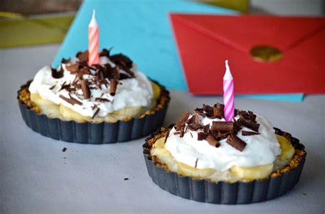 Packed with coconut, raisins and pecans and topped with a delicious cream cheese frosting that's easily dairy free! Birthday Coconut Banana Cream Pie | Healthy birthday cakes, Healthy birthday cake alternatives ...