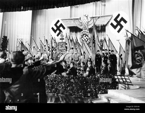 La Imagen De La Propaganda Nazi Muestra Una Conmemoración De Los Nazis