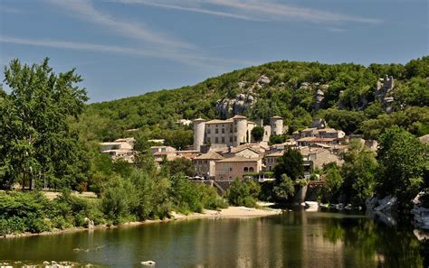 Vogüé village de l Ardèche Auvergne Rhône Alpes jean marc losey