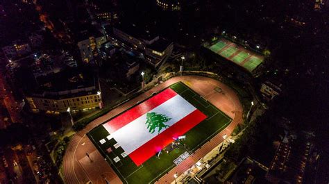 aub sets a guinness world record by creating the largest mosaic flag 961
