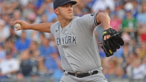 Yankees Could Bring Back One Starting Pitcher For The 2023 Season