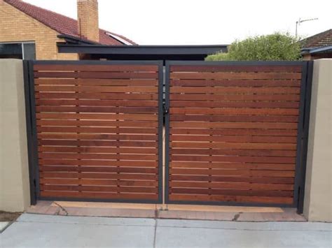 10 Best Wooden Gate Design Ideas For Home Exterior