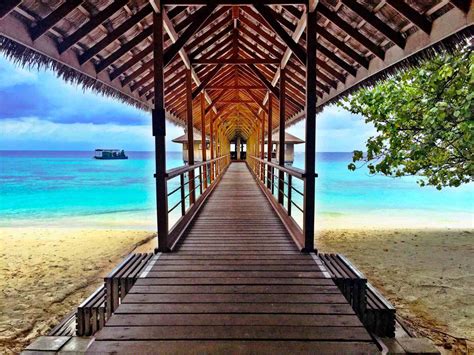 The Ultimate Maldives Vacation - Roamaroo Travel Blog