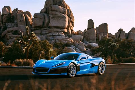 Rimac has introduced the production version of the c_two concept unveiled in 2018. Rimac Concept Two tem 1888cv e recebe novas cores! | Carzoom