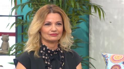 Η παναγιώτα βλαντή έγινε ευρέως γνωστή μέσα από τον πρωταγωνιστικό ρόλο της στη σειρά του mega το 2008, «μαύρα μεσάνυχτα». ΠΑΝΑΓΙΩΤΑ ΒΛΑΝΤΗ | Zappit
