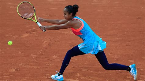 canadian leylah annie fernandez wins first round match at french open