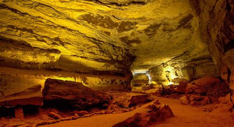 Kentuckys Cave System Mammoth Cave Is Nearly 400 Miles In Length