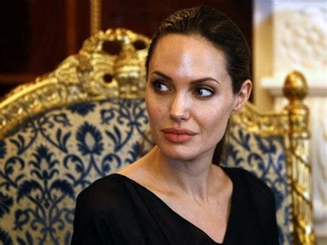 Angelina Jolies Aunt Dies Of Breast Cancer