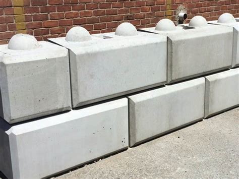Concrete retaining wall blocks are easy to install and ideal for building soil retaining walls, reclaiming sloped land, reducing erosion and even creating feature garden walls, planter boxes and veggie patches. Redi-Rock Flat-Face Retaining Wall Blocks - SI Precast ...