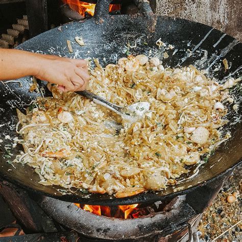 Selebihnya subjek menjelaskan bahwa sarapan akan bermanfaat, terdiri dari makanan padat dan minuman, dan porsi sedang. Mie Balap Mail, Kuliner Medan Istimewa untuk Sarapan Pagi