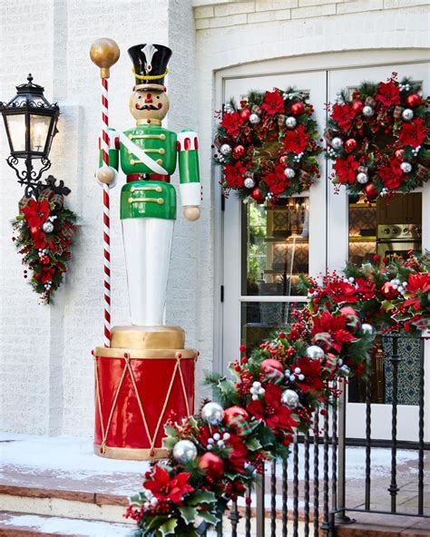 24 Christmas Decoration Ideas Outside Live Form Red and Metallic Gold
