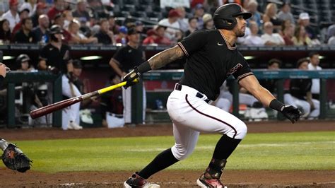 Rays Acquire Outfielder David Peralta In Trade With D Backs Wtsp Com