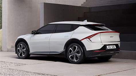 It is also the first model to named under the new nomenclature designated for a line of kia electric cars, which will range from ev1 to ev9. KIA EV6 lanseras