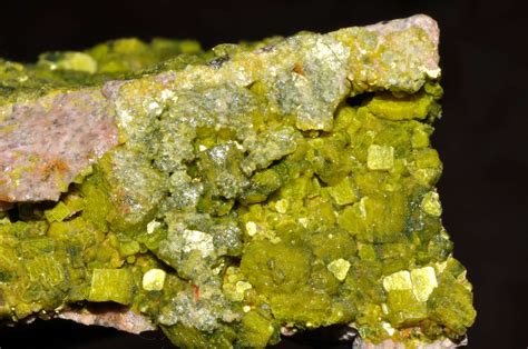 (updated december 2020) uranium is a heavy metal which has been used as an abundant source of concentrated energy for over 60 years. Définition | Uranium | Futura Sciences