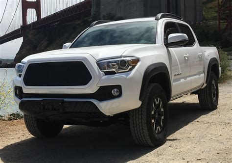 Leave common and ordinary behind and experience unique exclusivity with a custom grille. 2016-2017 Toyota Tacoma Custom Grills by customcargrills.com