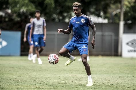 Jun 26, 2021 · a lista inclui jogadores como bruno henrique, do flamengo, e dudu, do palmeiras. Flamengo troca blefe por cartada final, e "sim" do Santos ...