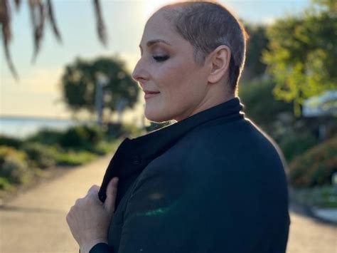 ricki lake reveals longer new hairstyle after shaving her head celebrity insider