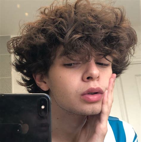 Now you have to brush ponytails and final step is there to get understand. Pin by ᶜʰᵃʳˡᵉⁱᵍʰ on ʙᴏʏs ･ﾟ: * | Eboy hair, Undercut ...
