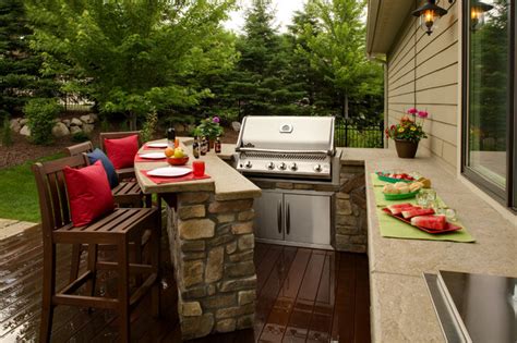 Outdoor Kitchen Big Impact Small Space Traditional Garden