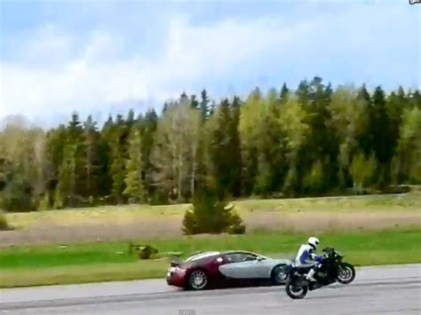 Veja aqui as características de cada um: Bugatti Veyron vs. BMW S1000RR auf dem Hinterrad aufgeschnupft
