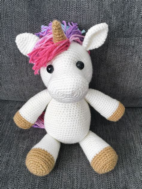 Patterns to make amigurumi animals, dolls, and other toys. Free Amigurumi Crochet Pattern for Jazzy the Unicorn ⋆ ...