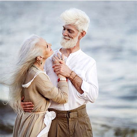 Pin By Serena Chen On صوري Couples In Love Couples Photoshoot Older Couple Photography