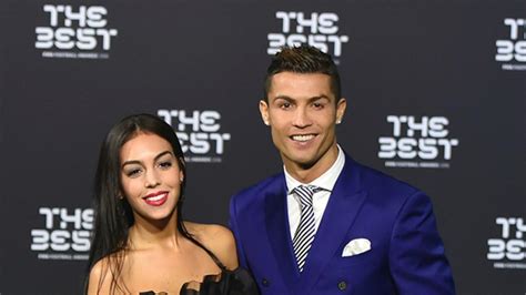 La Novia De Cristiano Ronaldo Se Forma Y Le Podrá Ayudar Con Sus Finan
