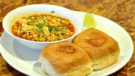 Famous Food In Mumbai