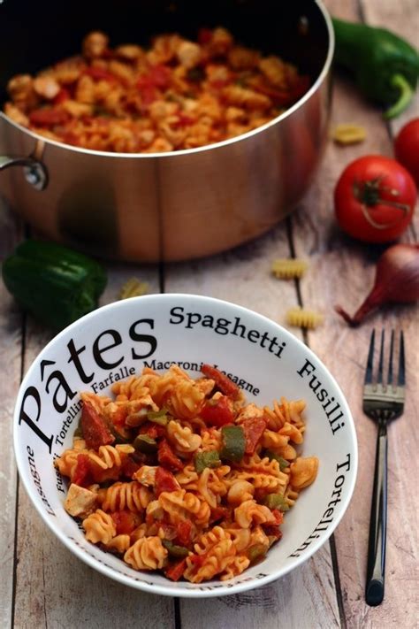Voilà pour commencer la cuisine comme nous l'avons trouvée en arrivant. One pot pasta façon jambalaya | Recette poulet chorizo ...
