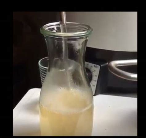 Adakah anda sedang menderita disebabkan oleh angin yang terhasil akibat lebihan asid dalam badan? Petua Kempiskan Perut, Buang Angin Dan Hilangkan Lenguh ...