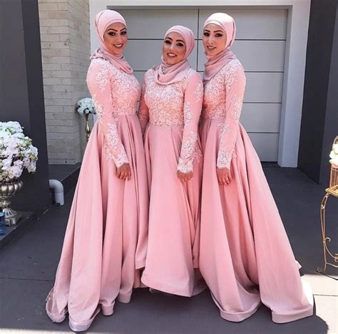 Elegant Muslim Evening Dresses 2017 Applqiues Lace Long Sleeve Hijab