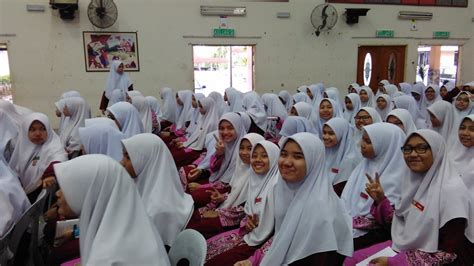 Perkataan nuzul dalam pelbagai wajah sama ada kata nama, kata. Majlis Khatam Al-Quran Peringkat Sekolah 1438 Hijrah ...