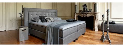 Vlastnosti postelí - vysoké, polohovací, čalouněné postele LS
