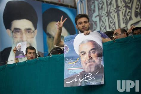 photo iran s new president hassan rouhani pays a visit to the shrine ayatollah khomeini