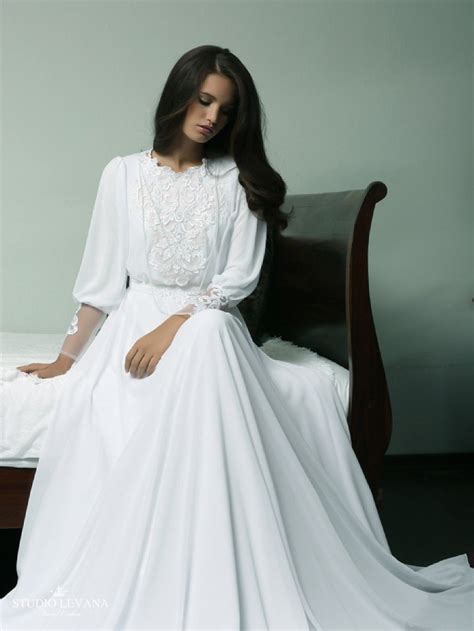 Beautiful Gentle Plain Modest Wedding Gown With Long Chiffon Sleeves And Flowy Bescheidene