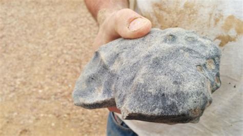 Meteorite Older Than Earth Discovered In Australia Cbs News