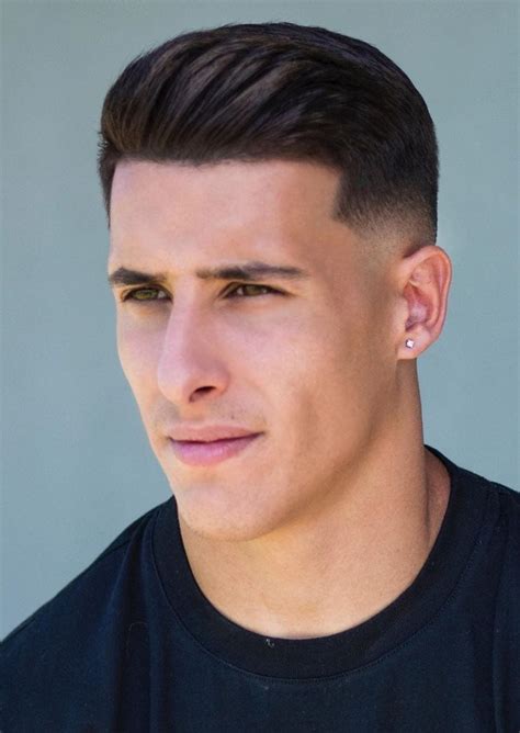 7 Inspirasi Potongan Rambut Barbershop yang Paling Populer untuk Pria