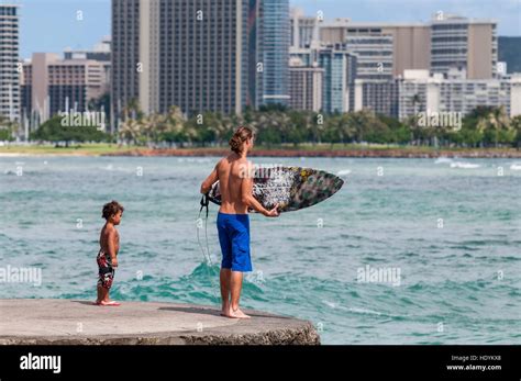 Waikiki Beach Pier Hi Res Stock Photography And Images Alamy