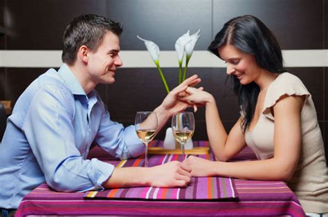 la importancia de las noches de citas para las parejas casadas