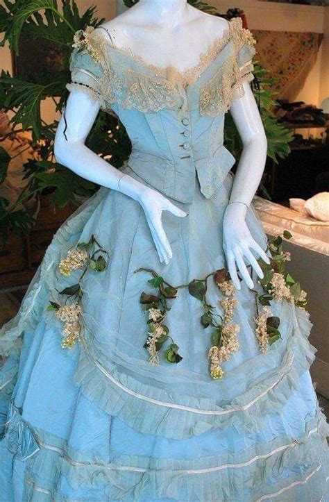 Dieser pinnwand folgen 307 nutzer auf pinterest. Vestido de 1860 | Historisches kleid, Viktorianischer stil ...