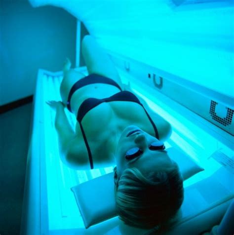 Ouch Indoor Tanning Can Reportedly Result In Eye Burns Tanning Bed