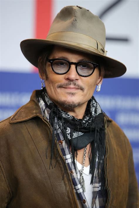 Джон кри́стофер (джо́нни) депп ii — американский актёр, кинорежиссёр, музыкант, сценарист и продюсер. Johnny Depp Reveals Details About How His Finger Was Cut Off