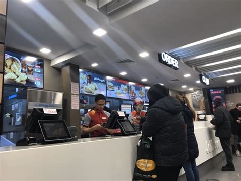 Jollibee 37 Photos And 15 Reviews 180 182 Earls Court Road London