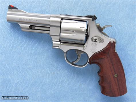 Smith And Wesson Model 629 5 Cal 44 Magnum 4 Inch Barrel Stainless Steel