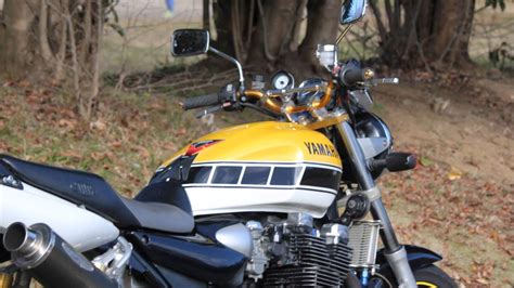 Phil aynsley looks at the 1982 kenny roberts yamaha ow60 gp racer, and the history of these iconic machines from 1973 as yamaha's first foray into the 500cc gp class. Yamaha XJR1200 Kenny Roberts - YouTube