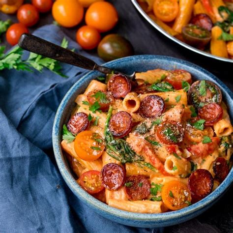 A delicious family dinner, that cooks in under 30 minutes and is guaranteed to be enjoyed by even the pickiest eaters. One Pot Creamy Tomato and Chorizo Rigatoni - Nicky's ...